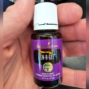 New Still Sealed Young Living En-R-Gee Essential Oil, 15ml